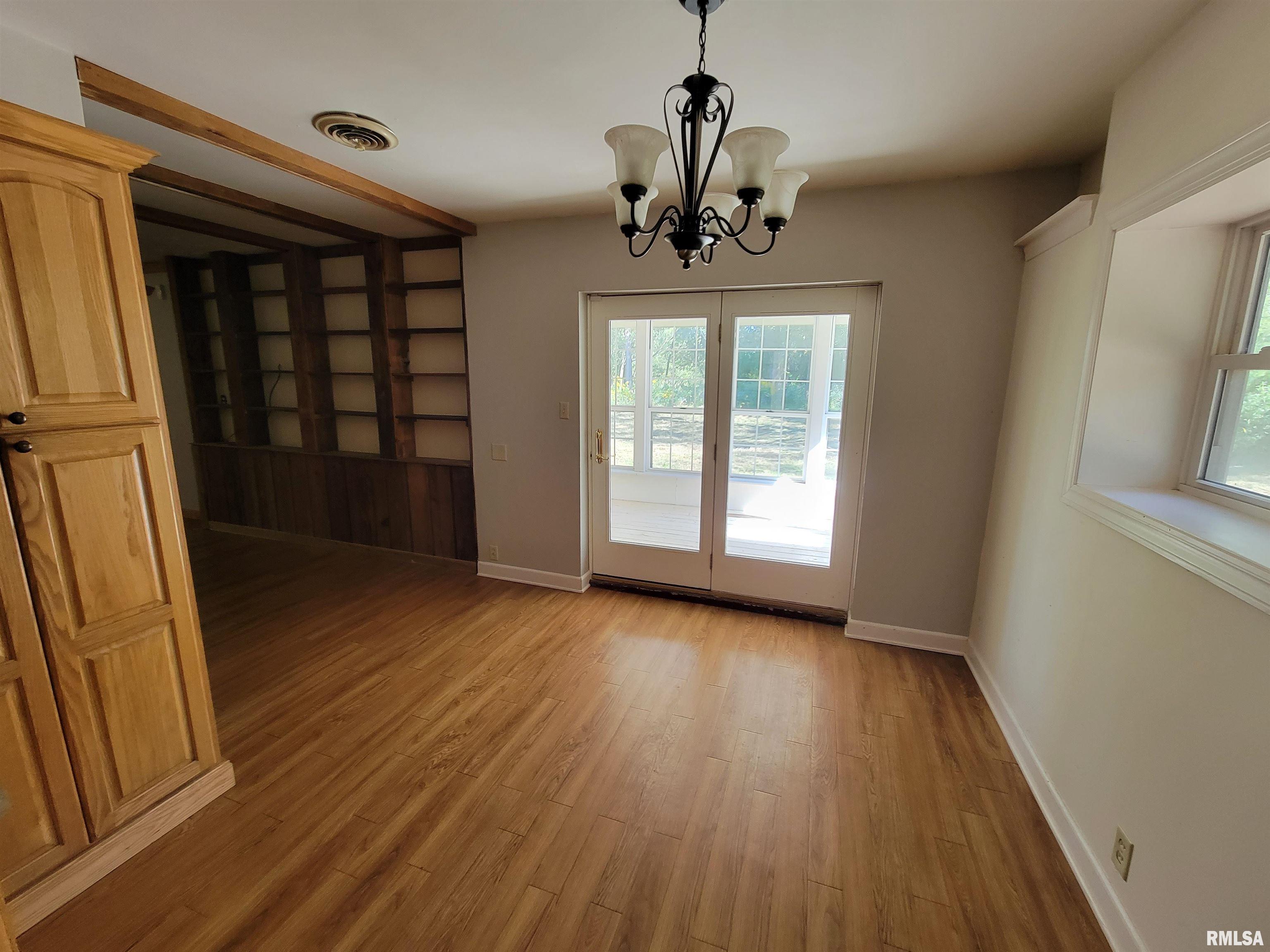 458 South John Wayne Road Dawson, IL 62520 - Photo 17 of 25 Gallery Image 17