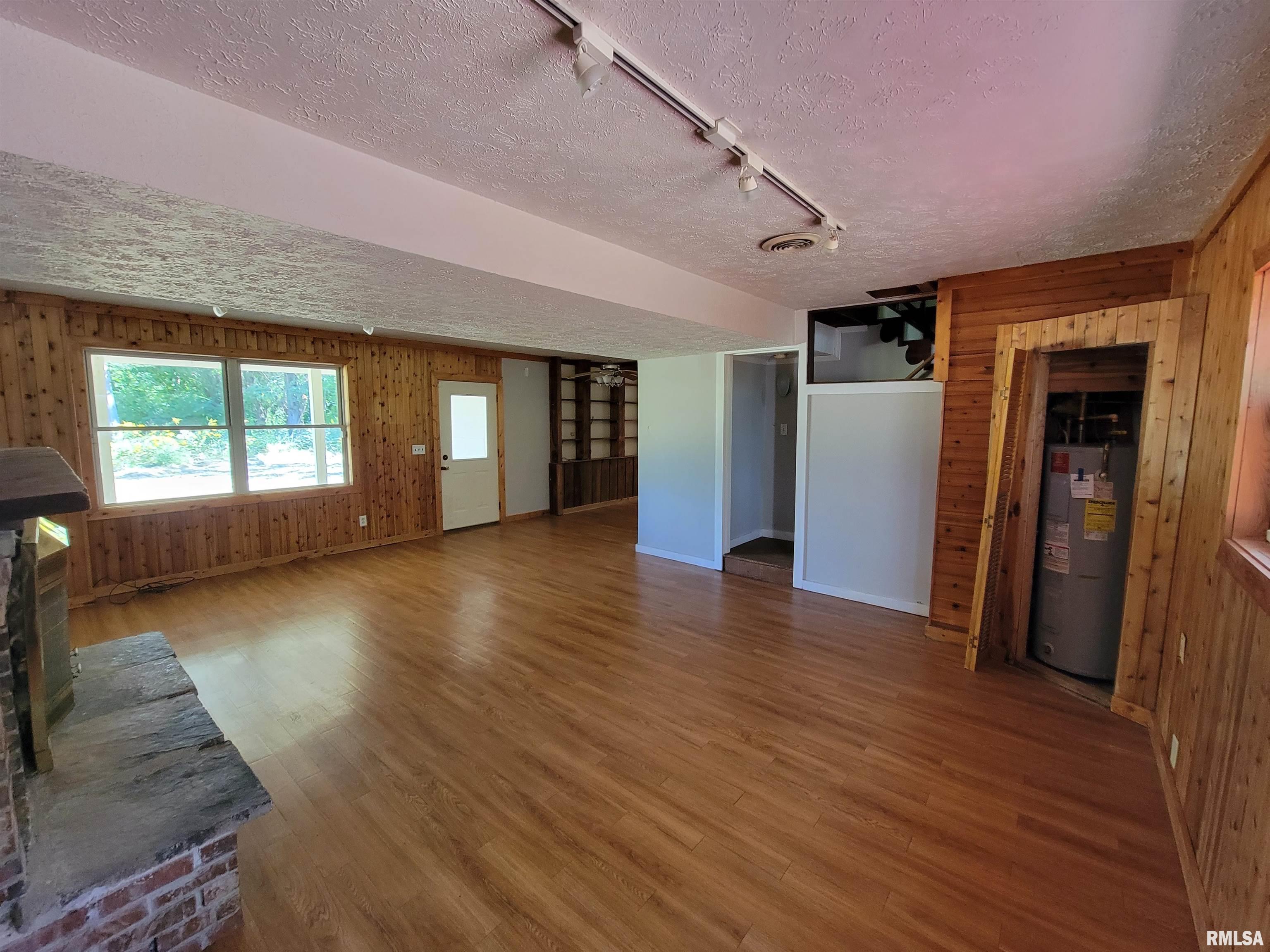 458 South John Wayne Road Dawson, IL 62520 - Photo 20 of 25 Gallery Image 20