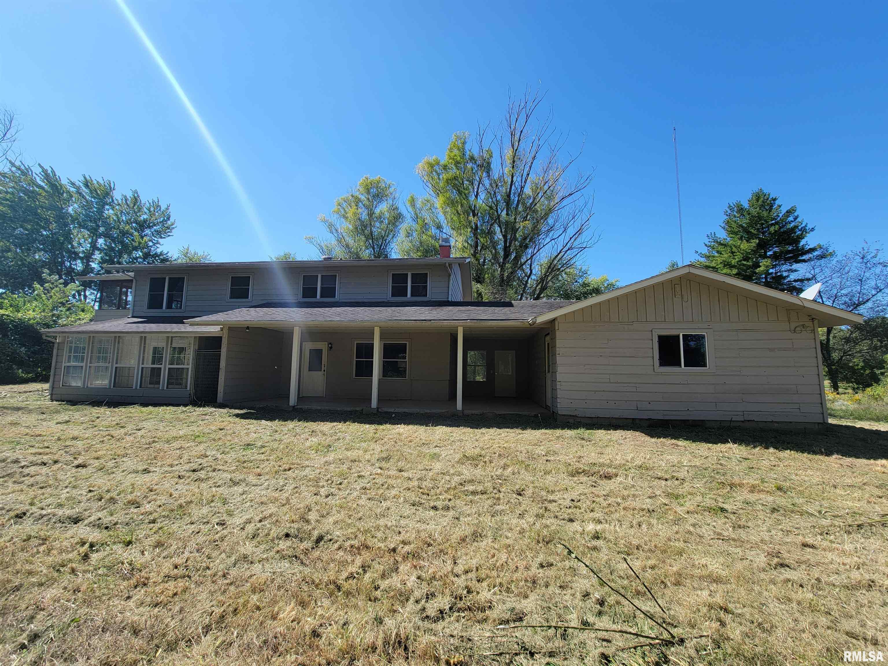 458 South John Wayne Road Dawson, IL 62520 - Photo 2 of 25 Gallery Image 2
