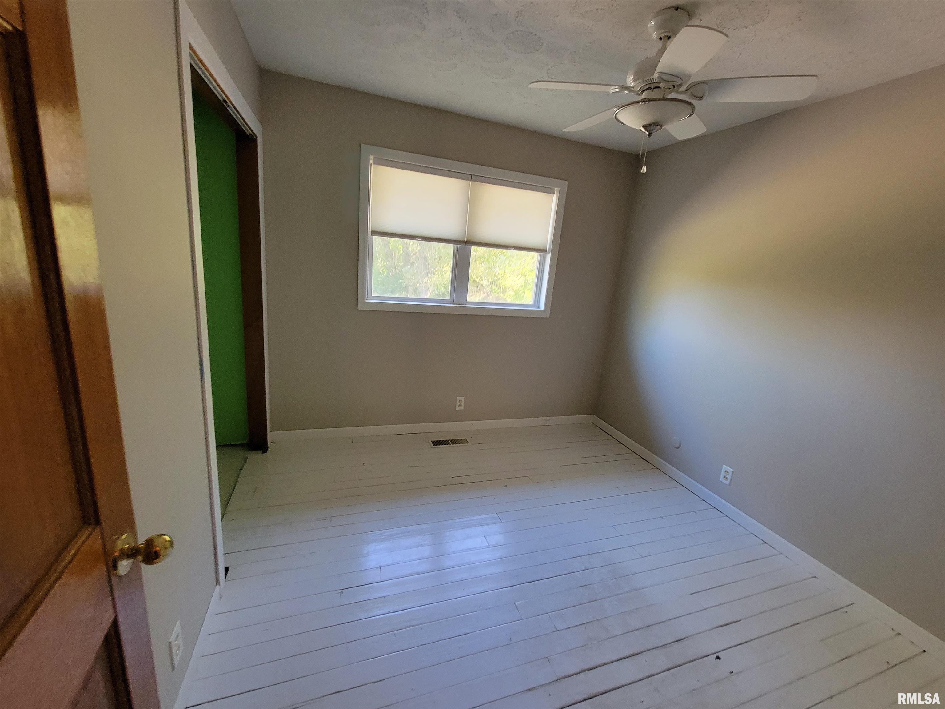 458 South John Wayne Road Dawson, IL 62520 - Photo 10 of 25 Gallery Image 10
