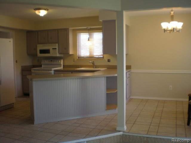 47658 Tilch Road Macomb, MI 48044 - Photo 8 of 22 Kitchen-2.JPG