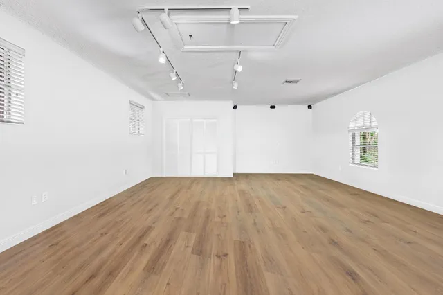 a view of an outdoor space