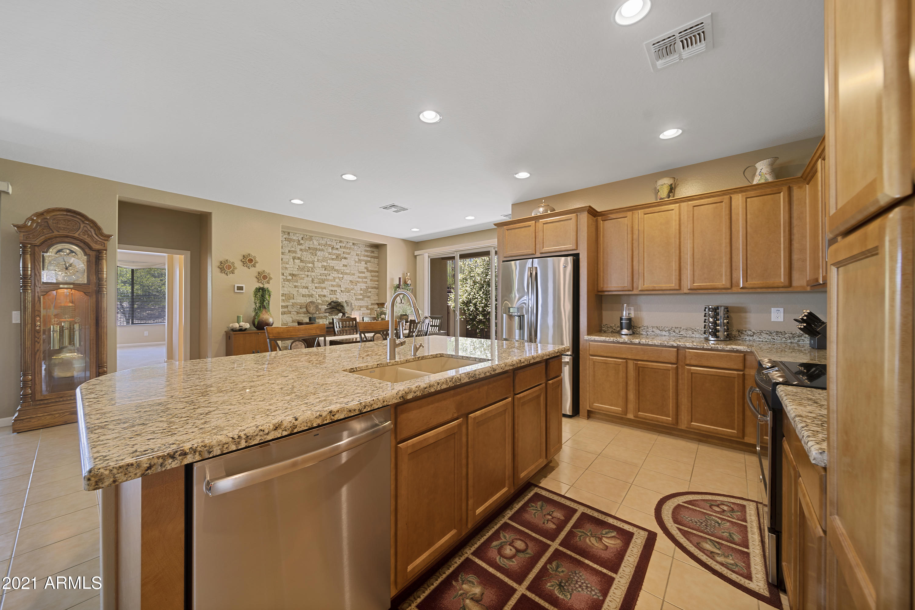 3301 Rising Sun Ridge Wickenburg, AZ 85390 - Photo 7 of 34 Granite counter tops