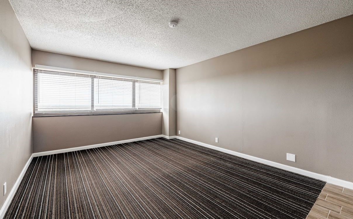 14703 Park Row Houston, TX 77079 - Photo 34 of 40 a view of an empty room and window