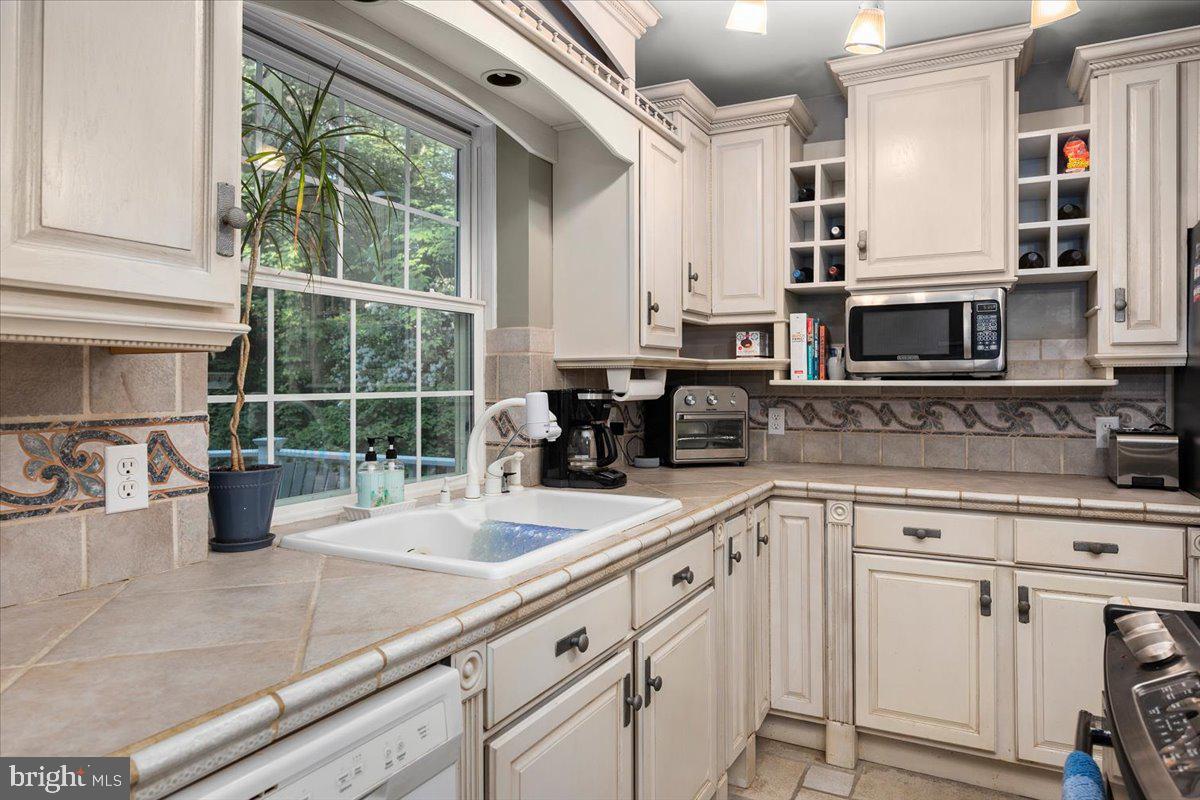 32 Pinehurst Road Berlin, MD 21811 - Photo 18 of 81