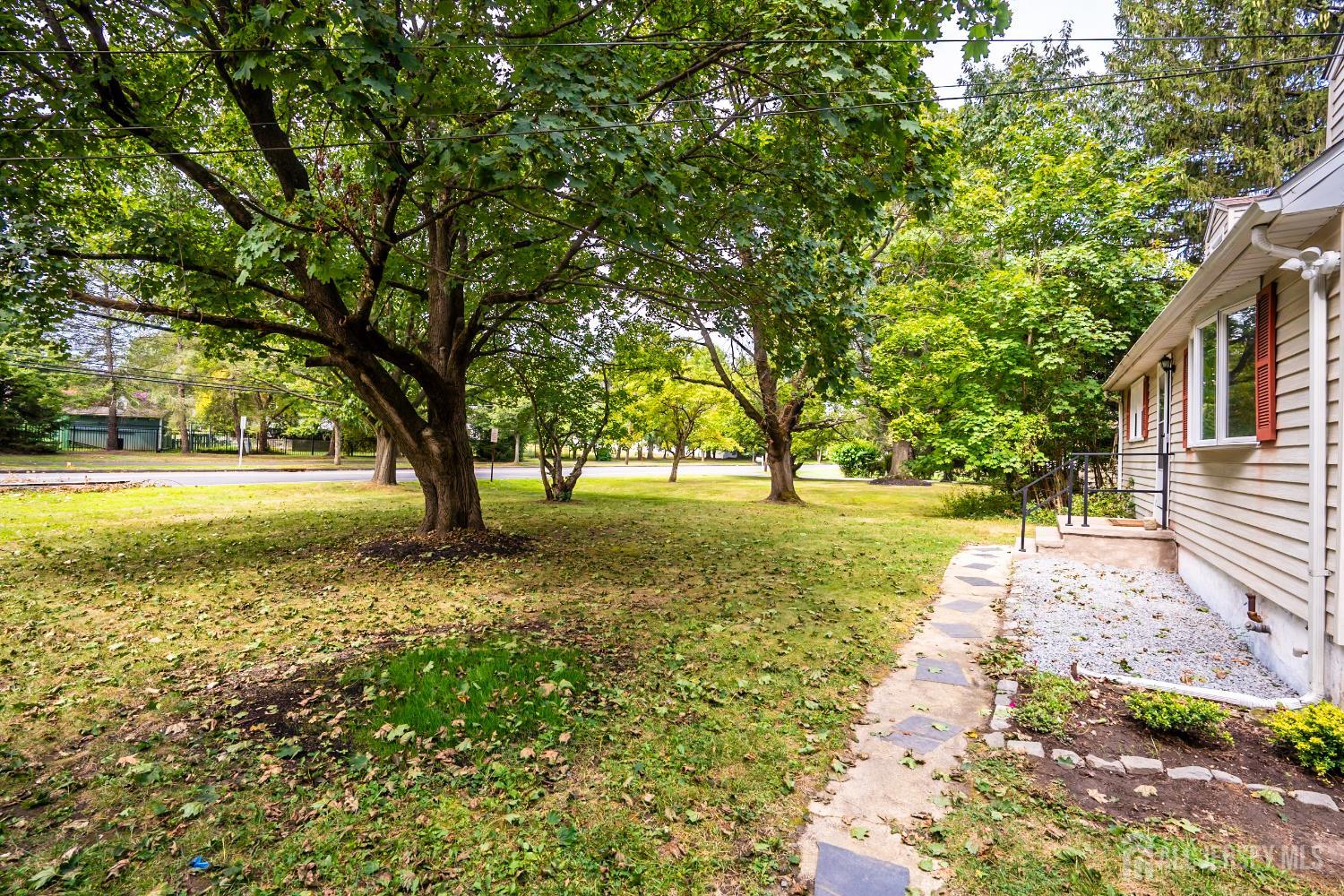 288 Dutch Neck Road East Windsor, NJ 08520 - Photo 7 of 32 Gallery Image 7