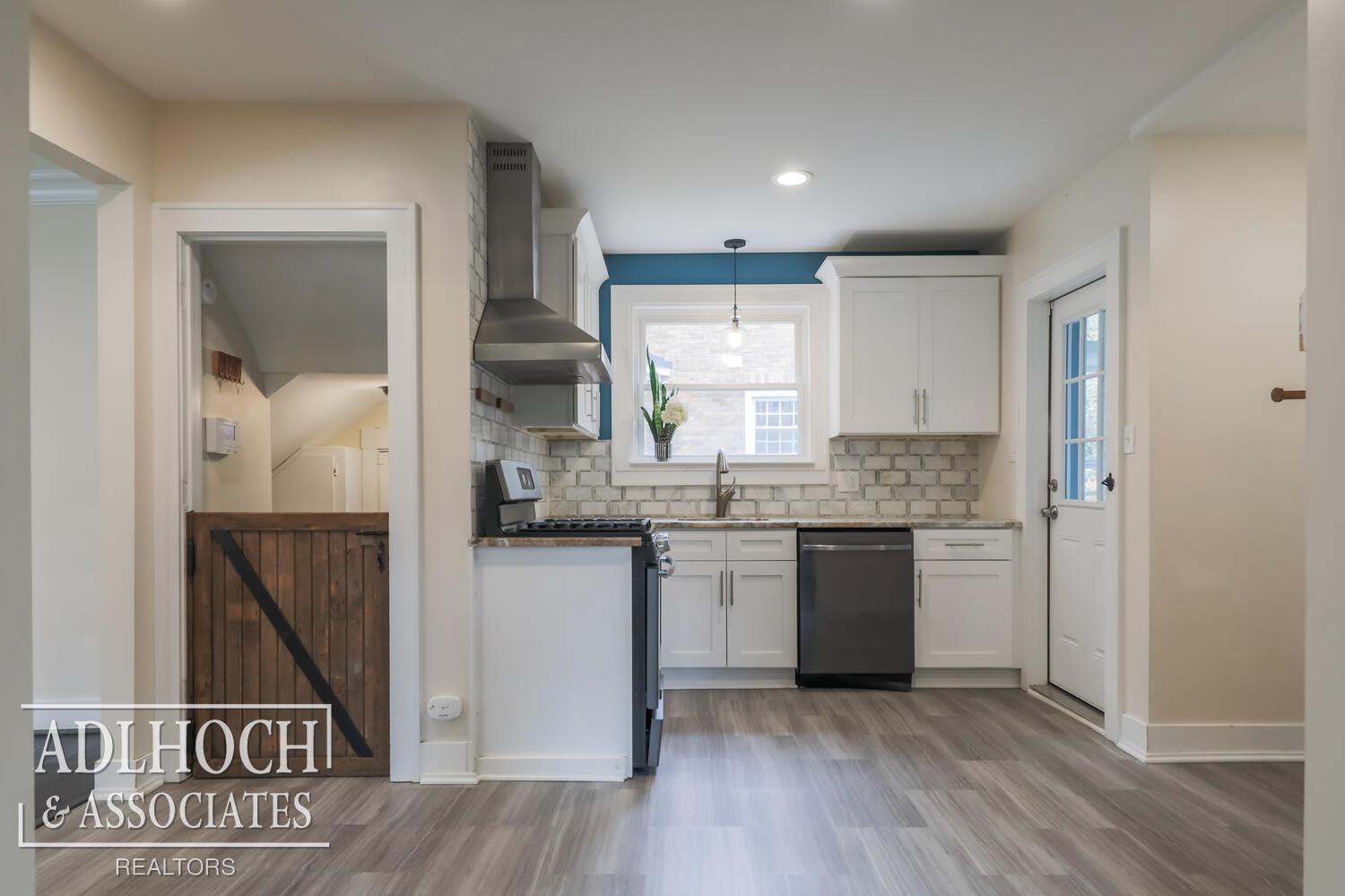 1438 Yorkshire Road Grosse Pointe Park, MI 48230 - Photo 9 of 19
