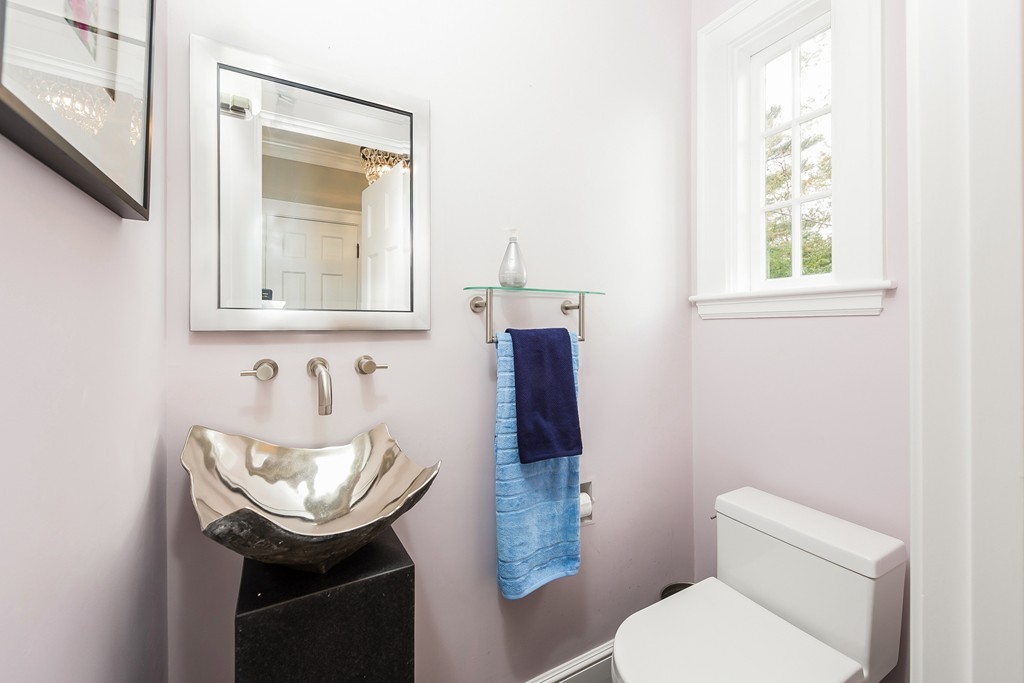 515 Puritan Road Swampscott, MA 01907 - Photo 12 of 28 Gallery Image 12