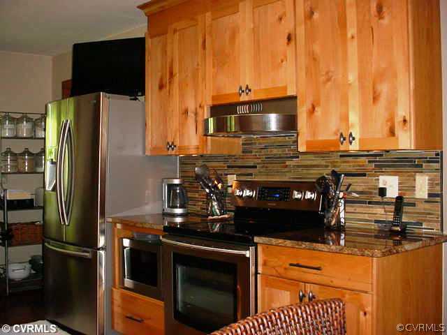 12286 Welling Hall Road Doswell, VA 23047 - Photo 8 of 24 Exterior Front - Absolutely beautiful kitchen - we