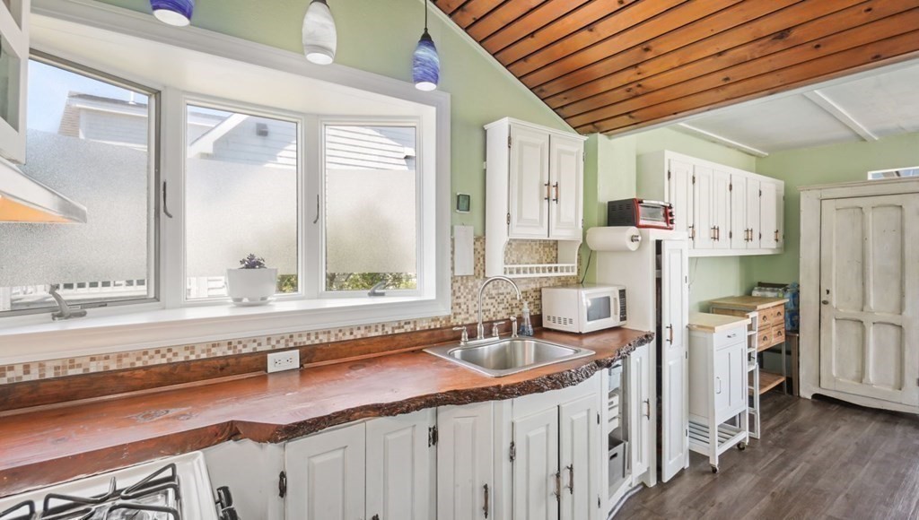 75 Kent Street Scituate, MA 02066 - Photo 4 of 27