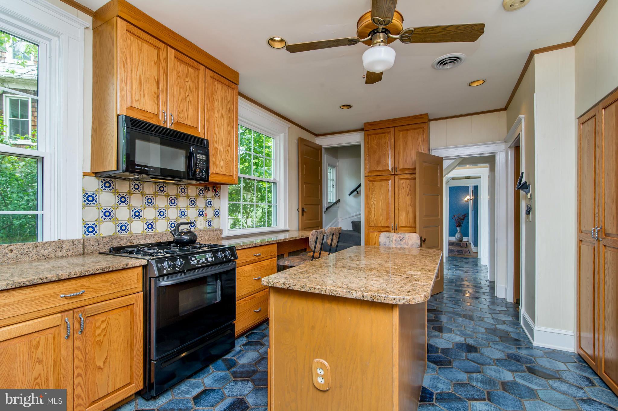 104 Woodlawn Road Baltimore, MD 21210 - Photo 10 of 30 Kitchen
