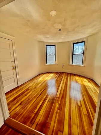 $2,600 | 48 Endicott Street, Unit 2R, Salem, MA 01970