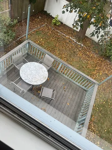 a view of house with a big yard