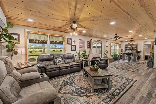$164,900 | 2049 Cr 2300, Caney, KS 67333