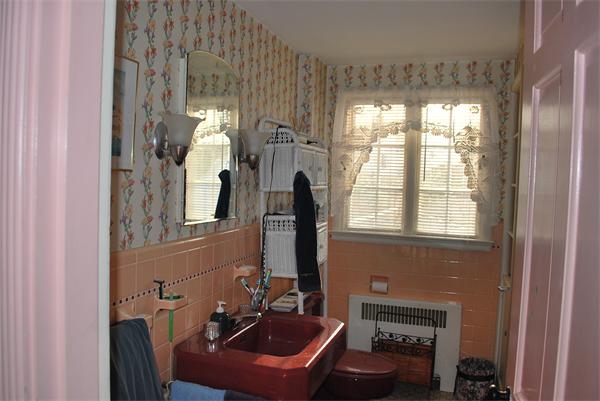 9 Chickatabot Road Quincy, MA 02169 - Photo 8 of 19 Gallery Image 8