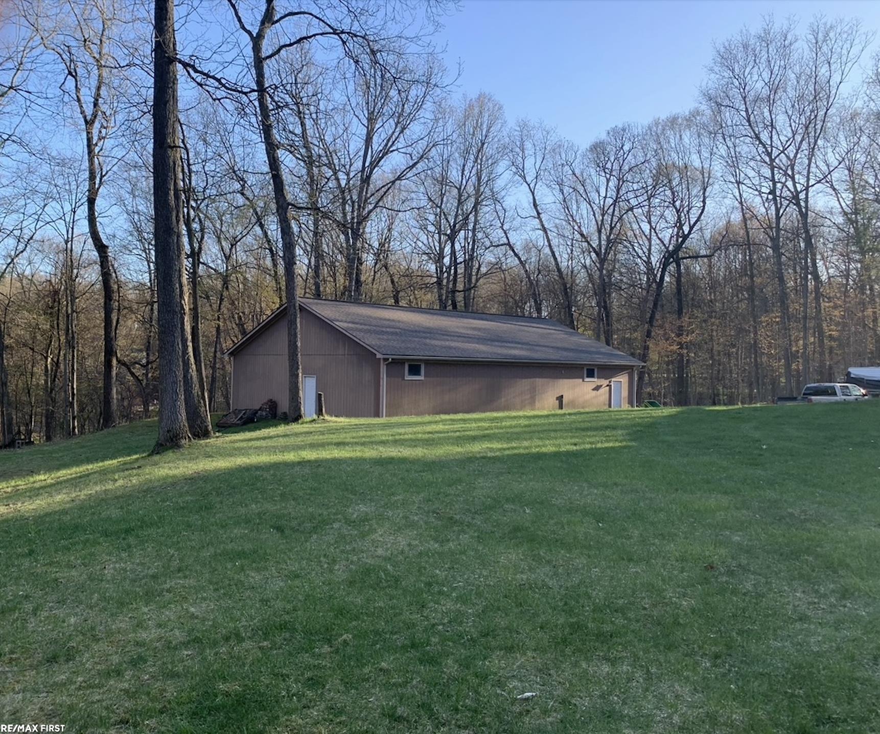 1185 Barr Road Oxford, MI 48370 - Photo 6 of 35 50193060-debea307-b403-4c7e-81db-f1b51ece8693.JPG