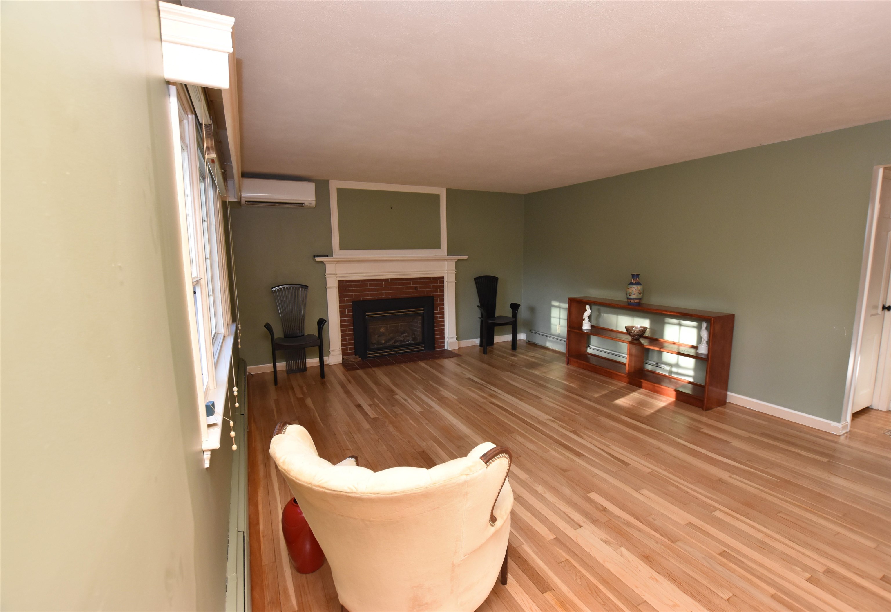 4 Robin Glen Road Stratham, NH 03885 - Photo 3 of 23