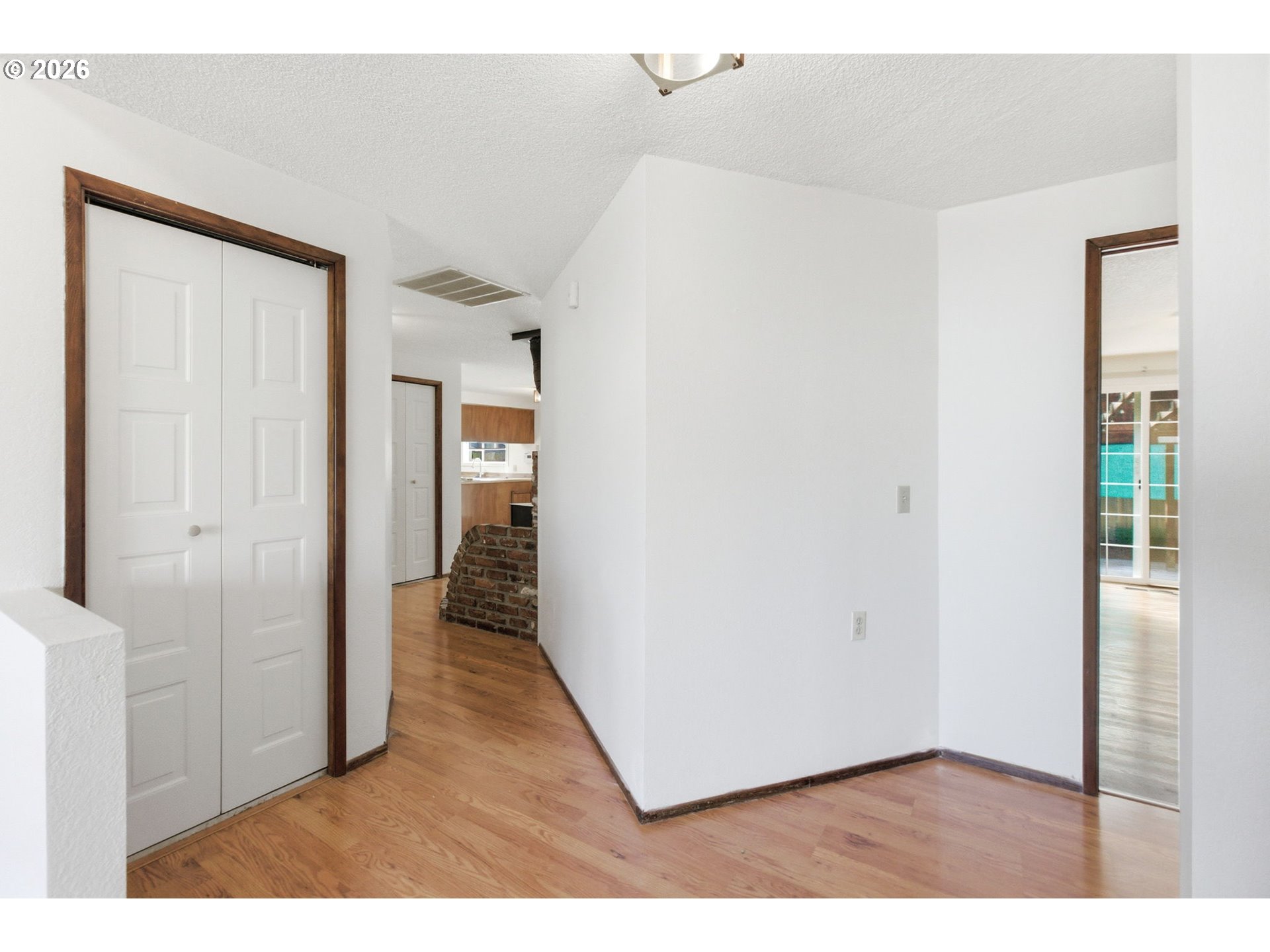 302 67th Street Springfield, OR 97478 - Photo 12 of 43