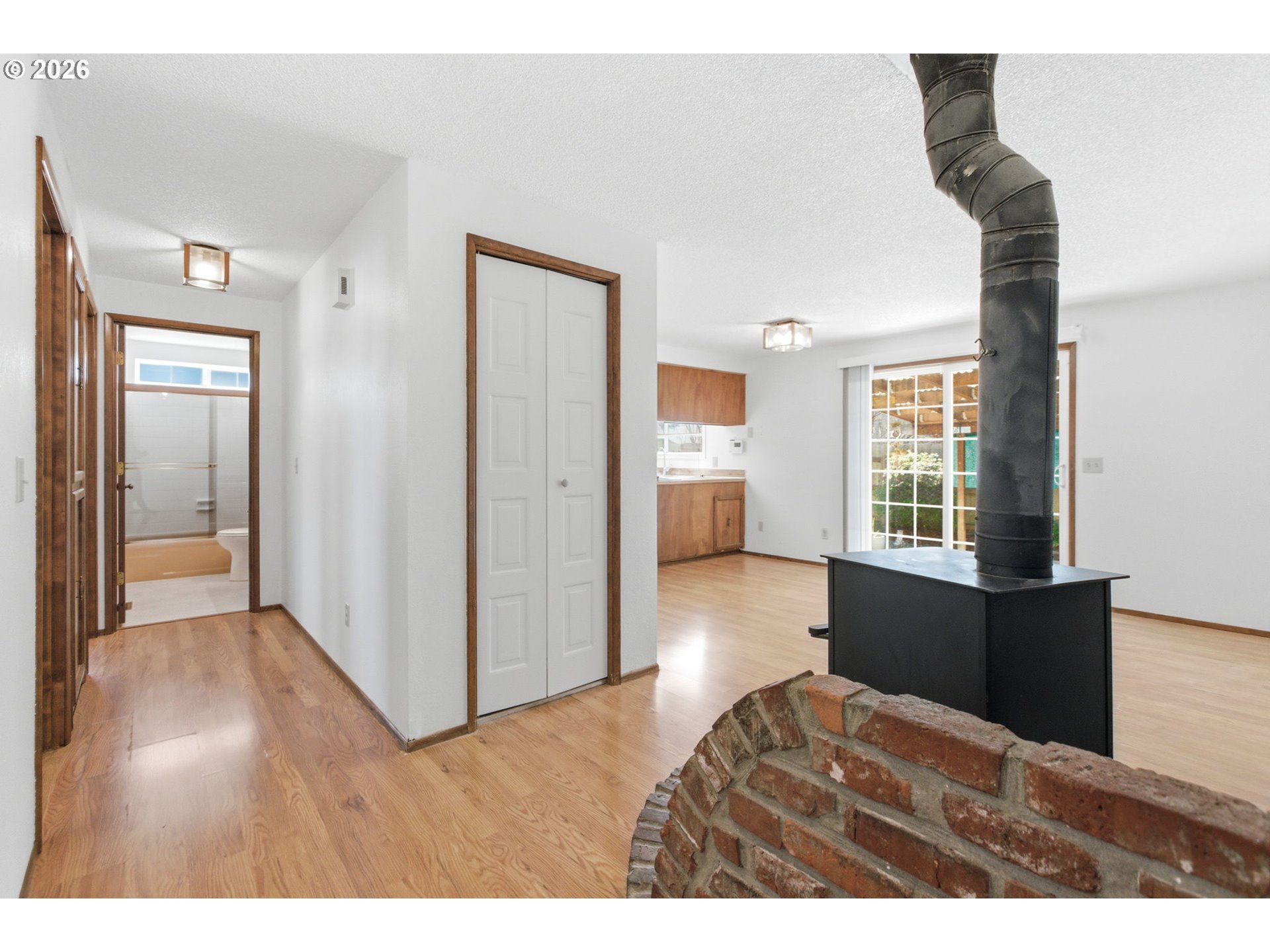 302 67th Street Springfield, OR 97478 - Photo 13 of 43