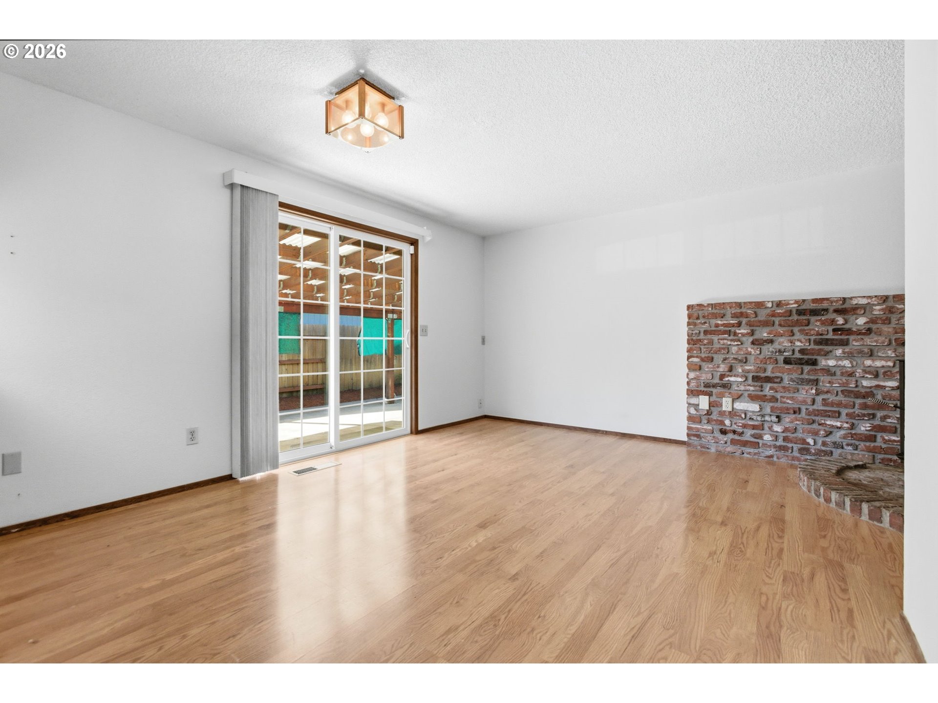 302 67th Street Springfield, OR 97478 - Photo 15 of 43