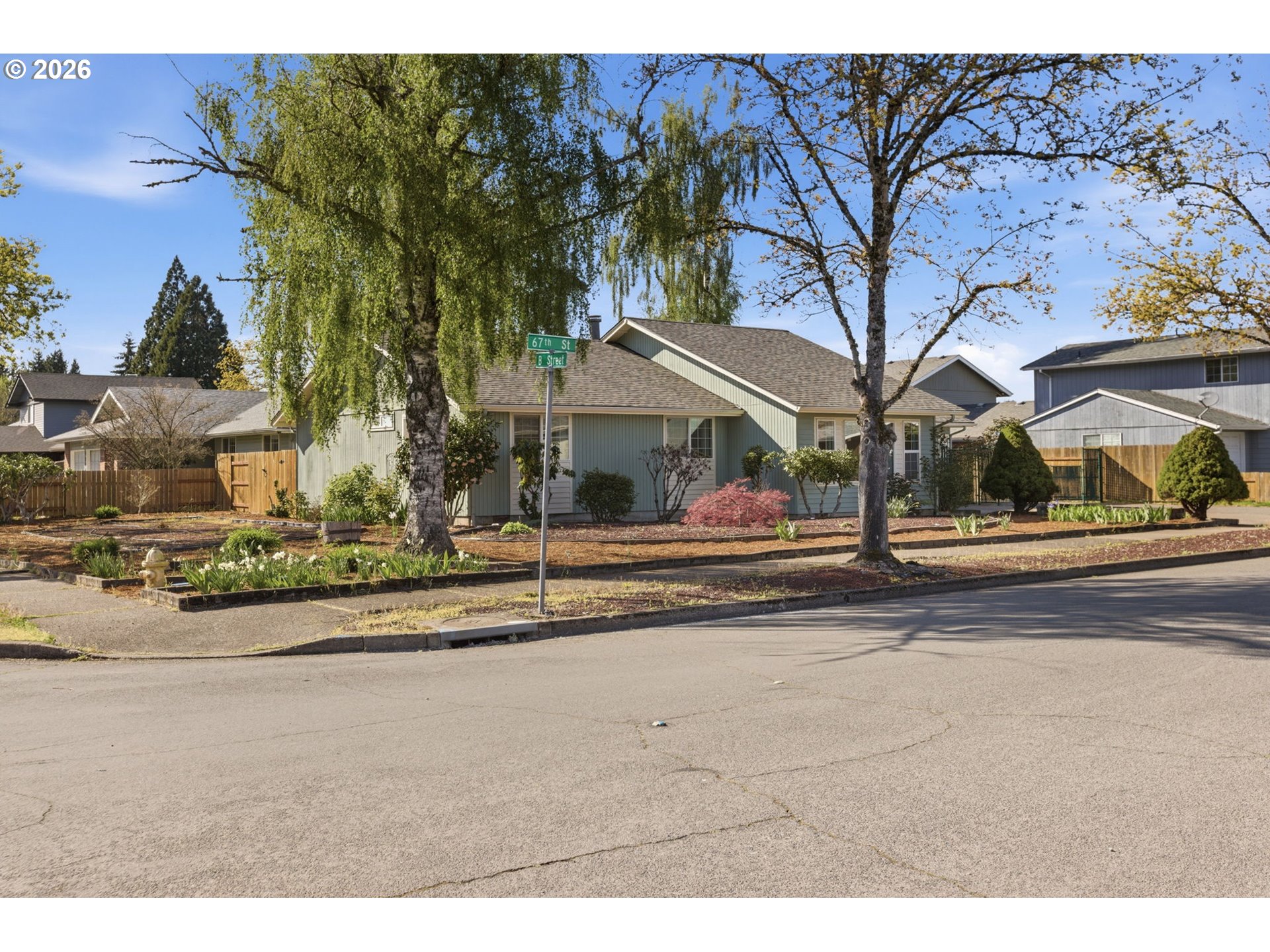 302 67th Street Springfield, OR 97478 - Photo 2 of 43