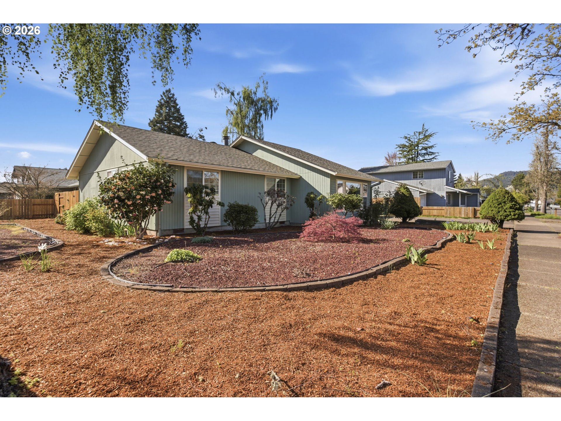 302 67th Street Springfield, OR 97478 - Photo 3 of 43