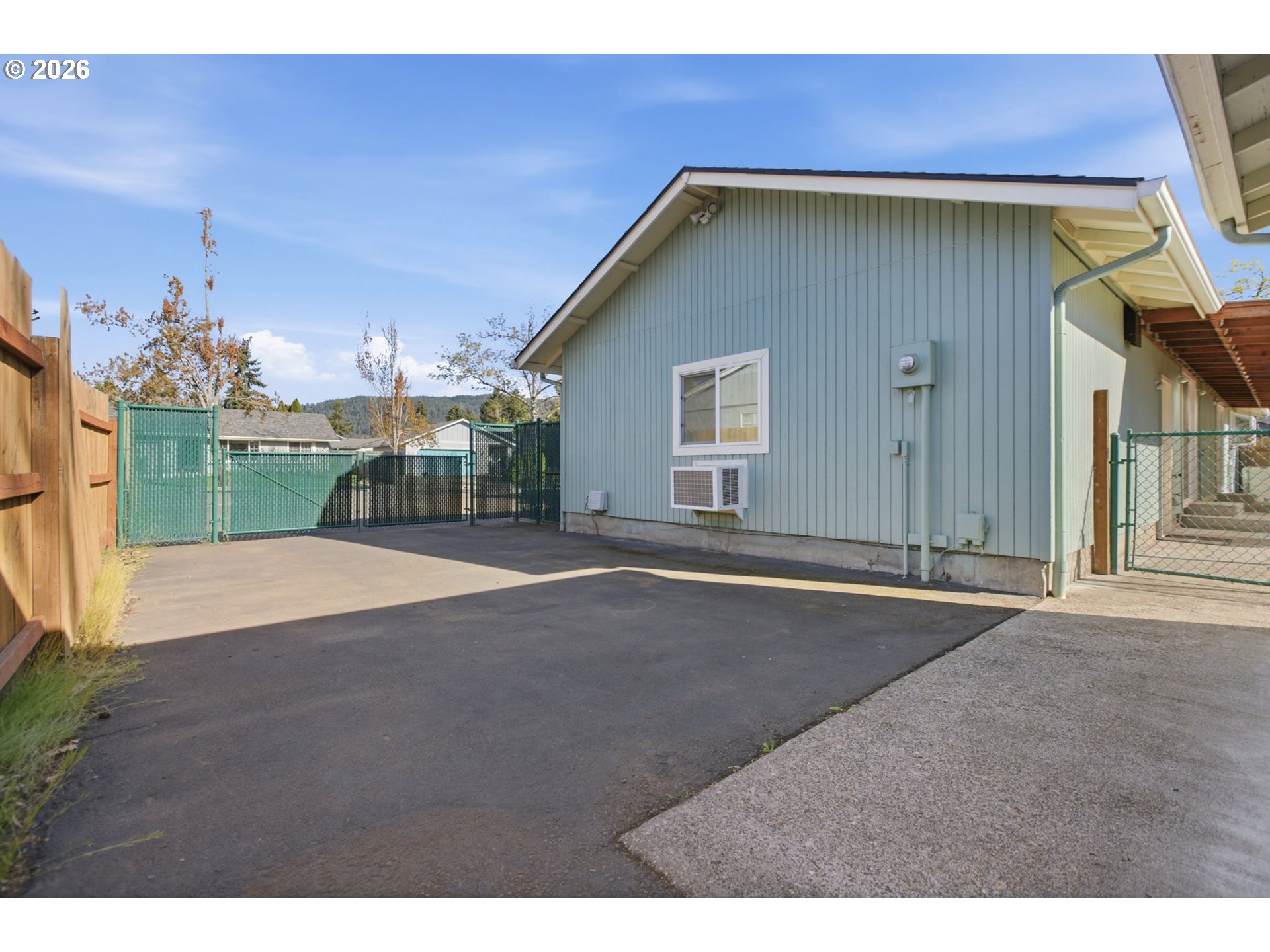 302 67th Street Springfield, OR 97478 - Photo 42 of 43