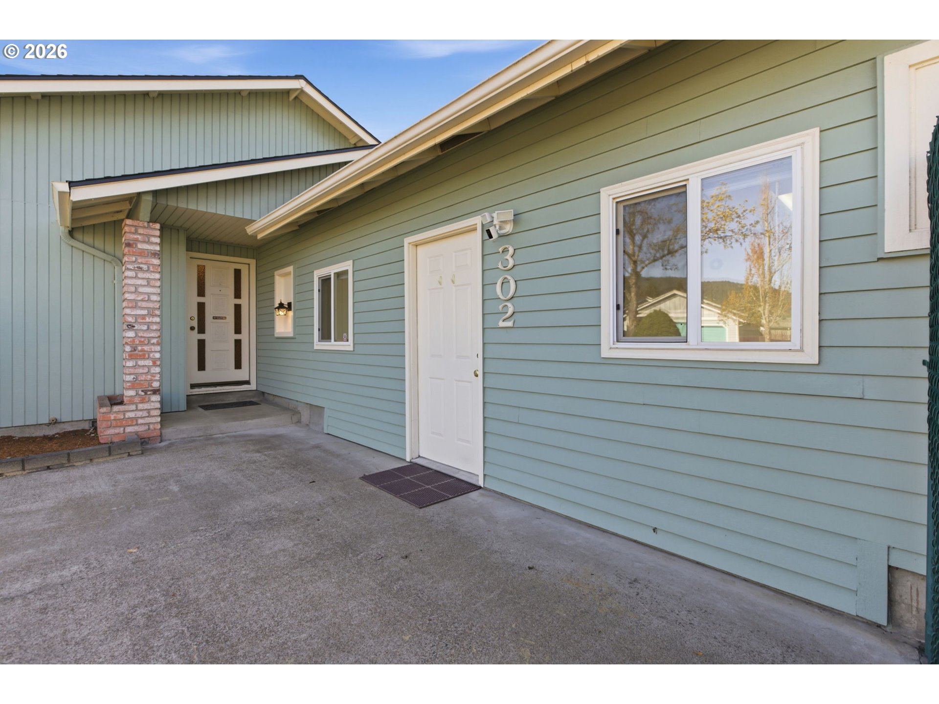 302 67th Street Springfield, OR 97478 - Photo 7 of 43