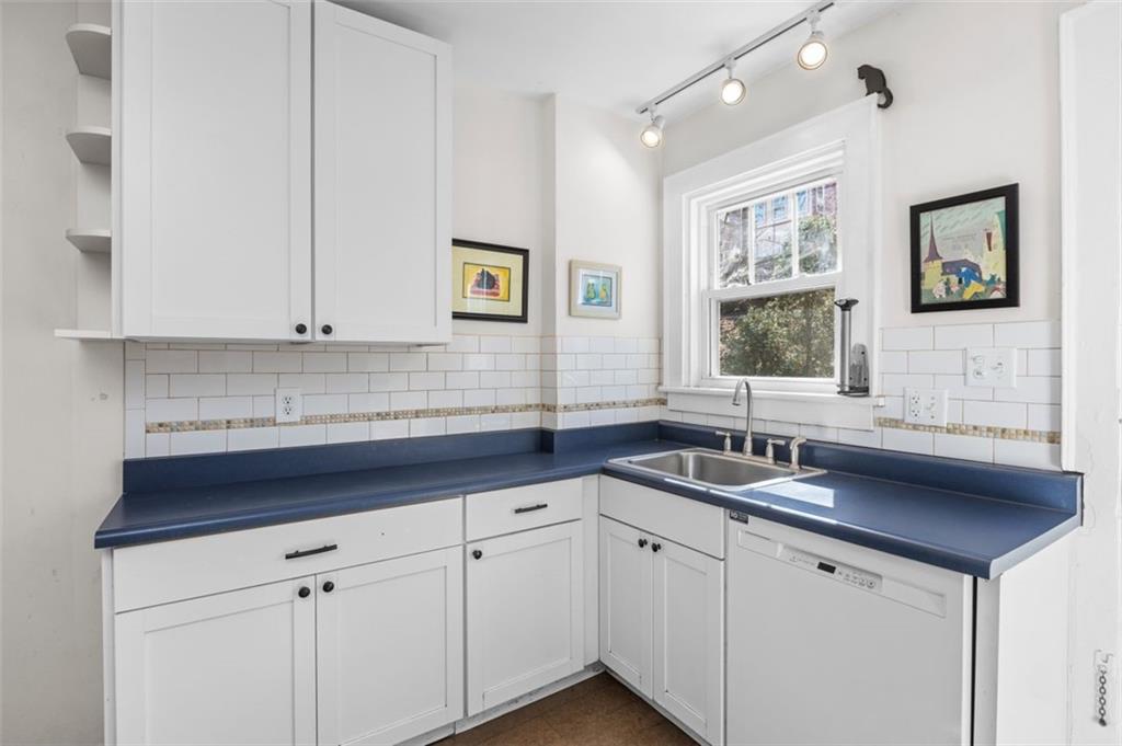 5524 Raleigh Street Pittsburgh, PA 15217 - Photo 11 of 21 Gallery Image 11