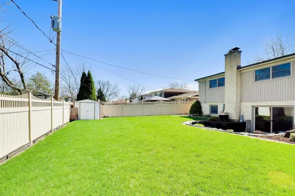 $514,900 | 634 West Millers Road, Des Plaines, IL 60016