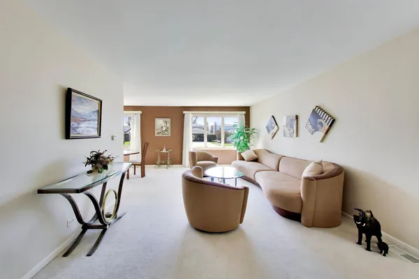 $514,900 | 634 West Millers Road, Des Plaines, IL 60016