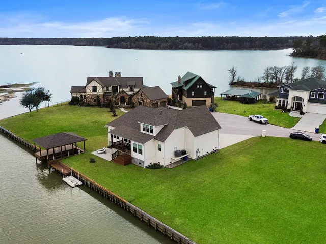 $779,000 | 89 Cypress Bend, Huntsville, TX 77340