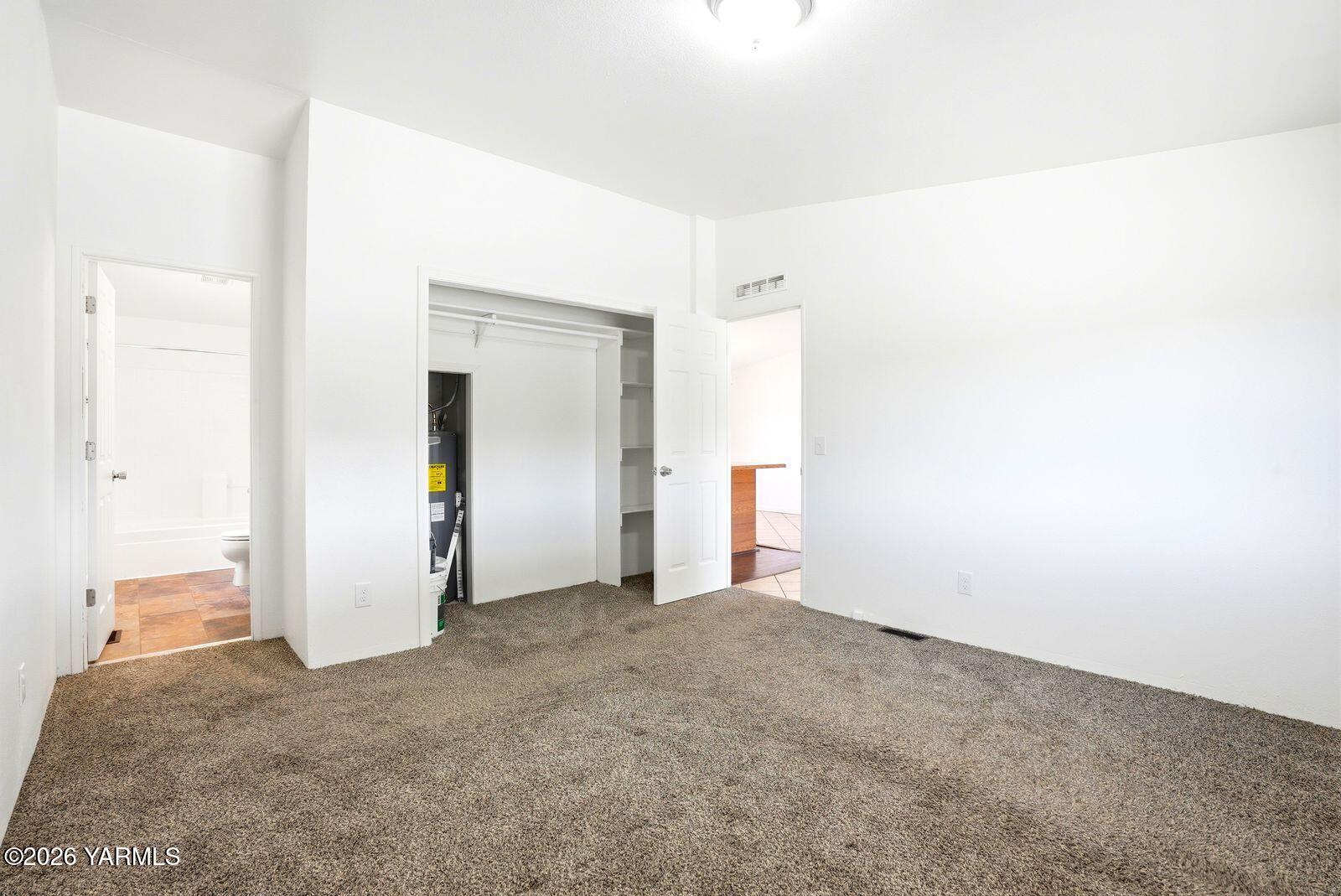 251 Buchanan Road Selah, WA 98942 - Photo 16 of 35 14 Primary Suite