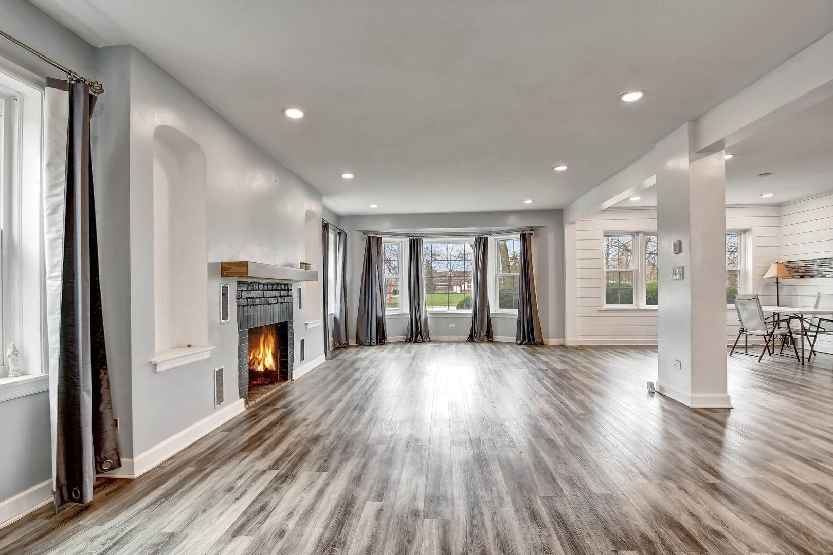 2425 Flossmoor Road Flossmoor, IL 60422 - Photo 4 of 29