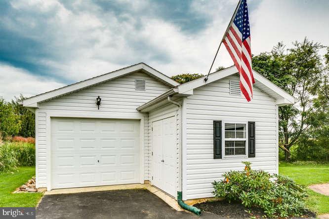 510 Royal Road Palmyra, PA 17078 - Photo 3 of 24 Gallery Image 3