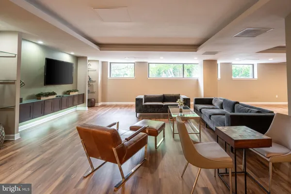 $2,400 | 2111 Wisconsin Avenue Northwest, Unit 512, Washington, DC 20007