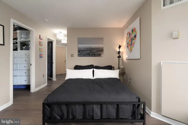 $2,400 | 2111 Wisconsin Avenue Northwest, Unit 512, Washington, DC 20007