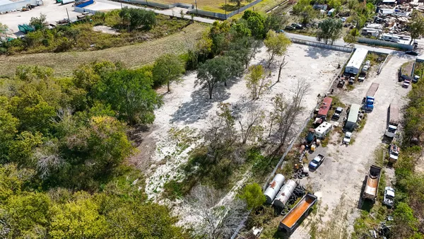 $2,500 | 5033 South Acres Drive, Houston, TX 77048