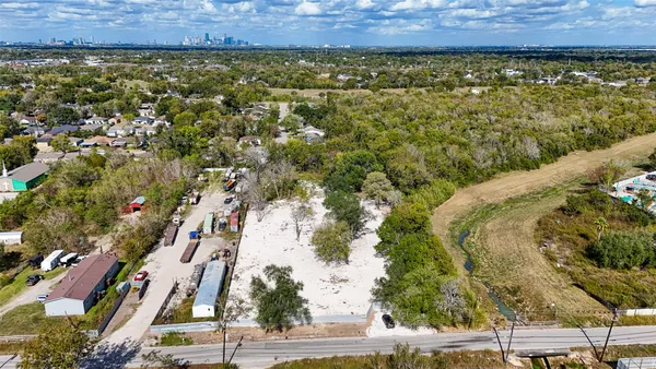 $2,500 | 5033 South Acres Drive, Houston, TX 77048