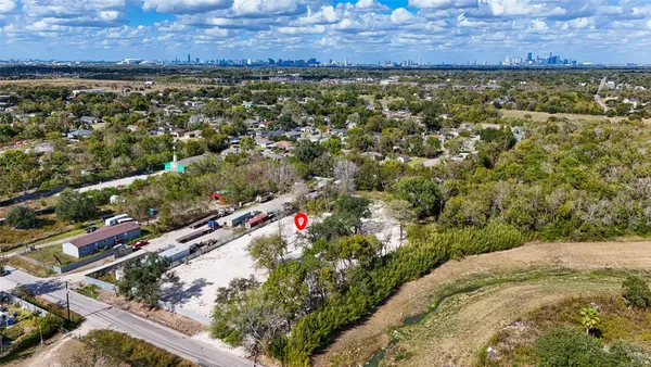 $2,500 | 5033 South Acres Drive, Houston, TX 77048