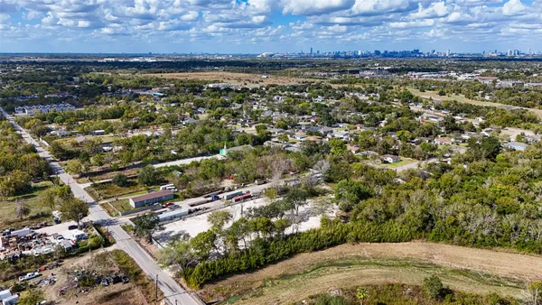 $2,500 | 5033 South Acres Drive, Houston, TX 77048