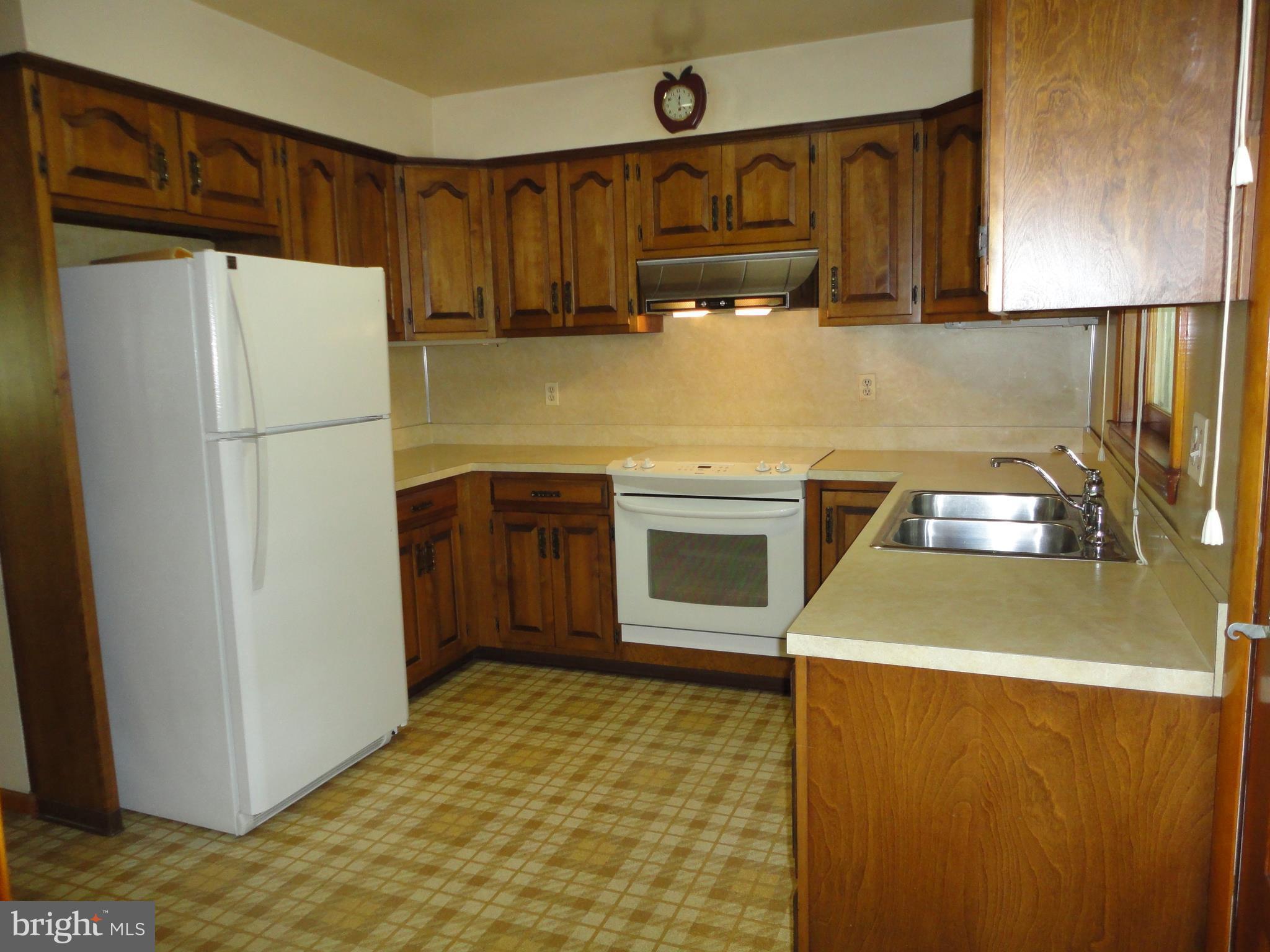 909 Timber Ridge Drive Hanover, MD 21076 - Photo 11 of 26 Kitchen