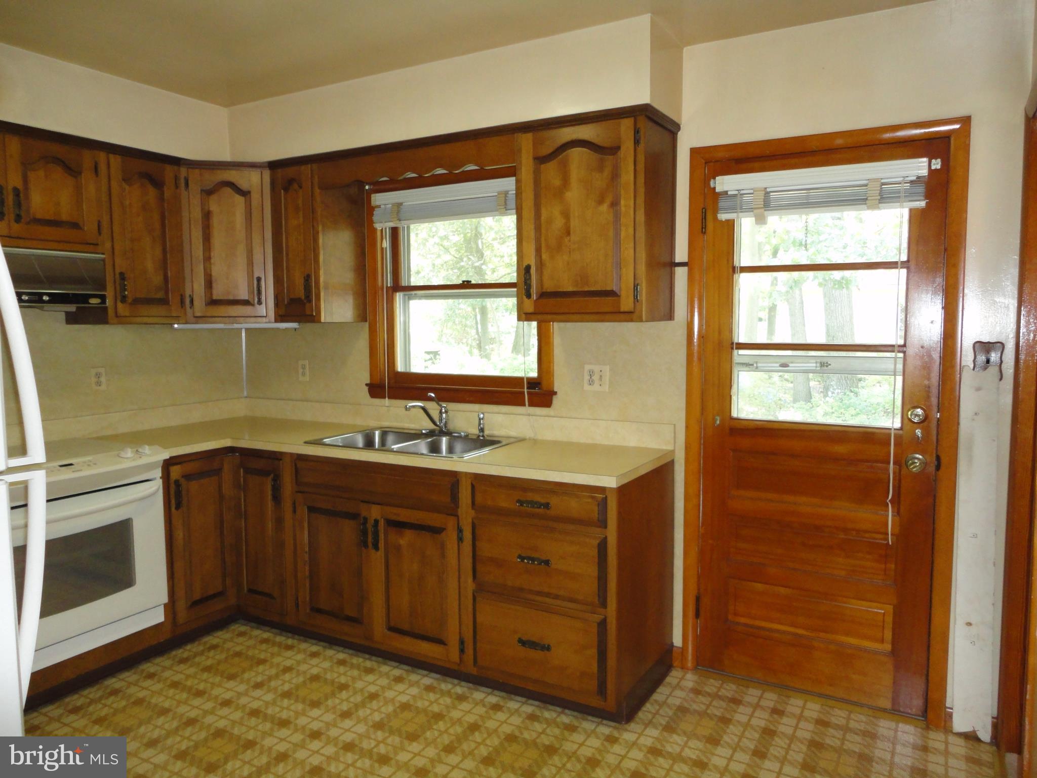 909 Timber Ridge Drive Hanover, MD 21076 - Photo 10 of 26 Kitchen