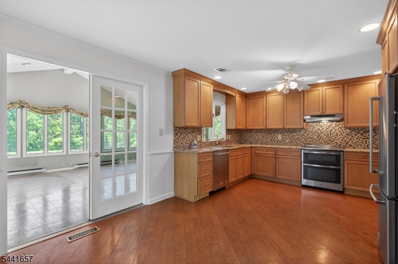 17 Cedar Road Whitehouse Station, NJ 08889 - Photo 5 of 16