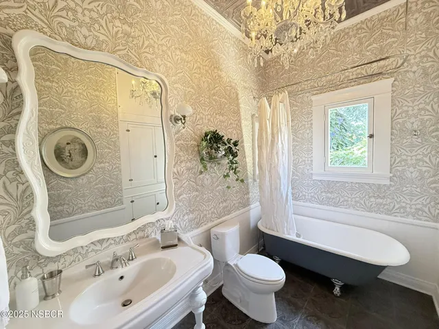 $6,800 | 370 Main Street, Los Alamos, CA 93440