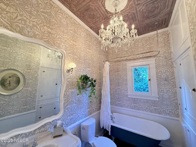 $6,800 | 370 Main Street, Los Alamos, CA 93440