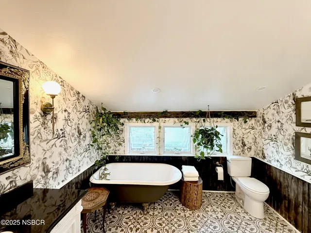 $6,800 | 370 Main Street, Los Alamos, CA 93440