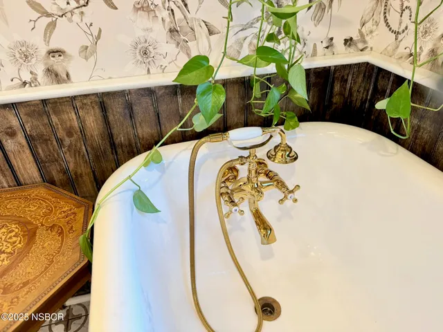 $6,800 | 370 Main Street, Los Alamos, CA 93440