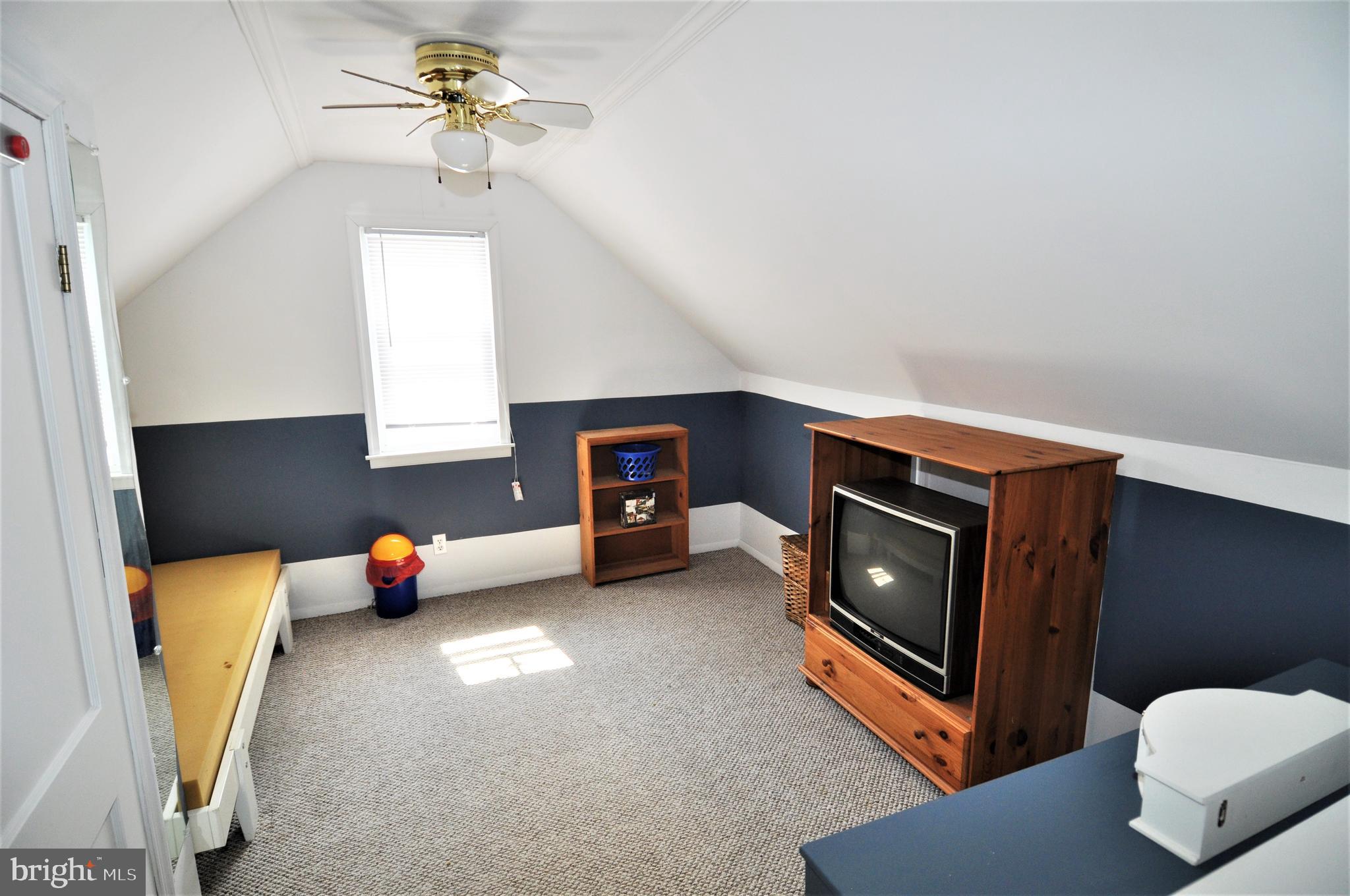 4702 Ridgeway Avenue Baltimore, MD 21206 - Photo 12 of 18 Upstairs Sitting or Possible 4th Bedroom