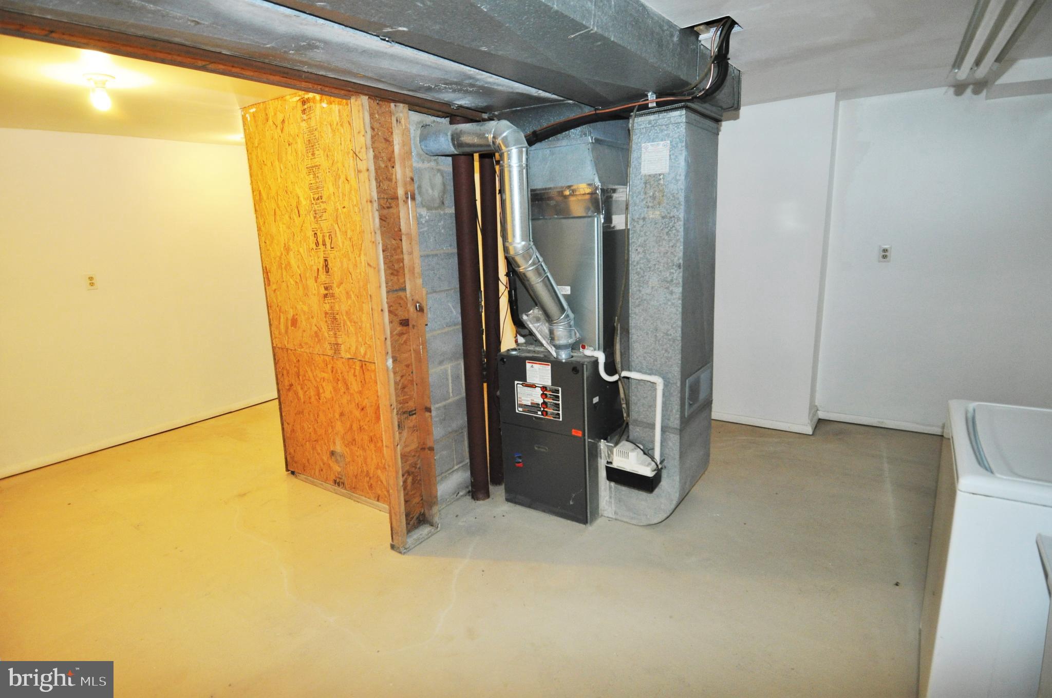 4702 Ridgeway Avenue Baltimore, MD 21206 - Photo 14 of 18 Storage/Utility Room